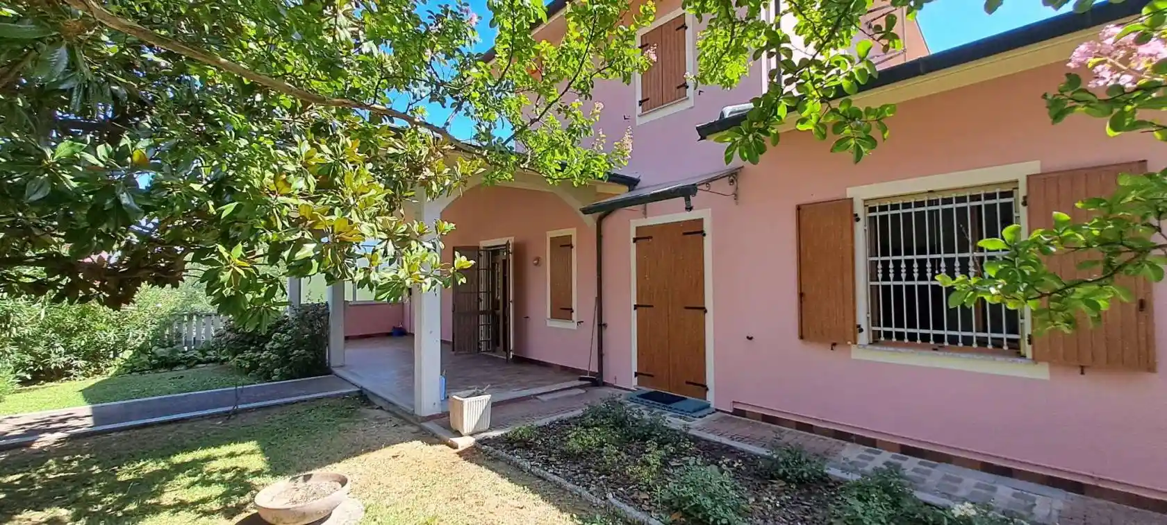 Villa in vendita a Stradella