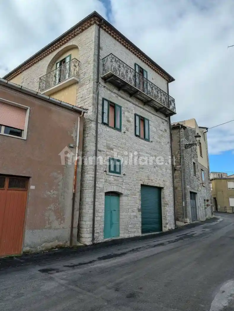 Villa in vendita a Morrone del Sannio
