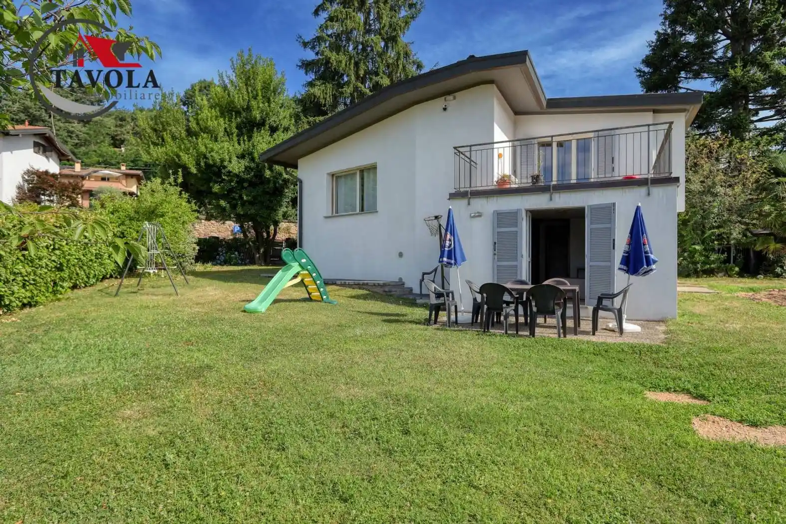 Villa in vendita a Cuasso al Monte
