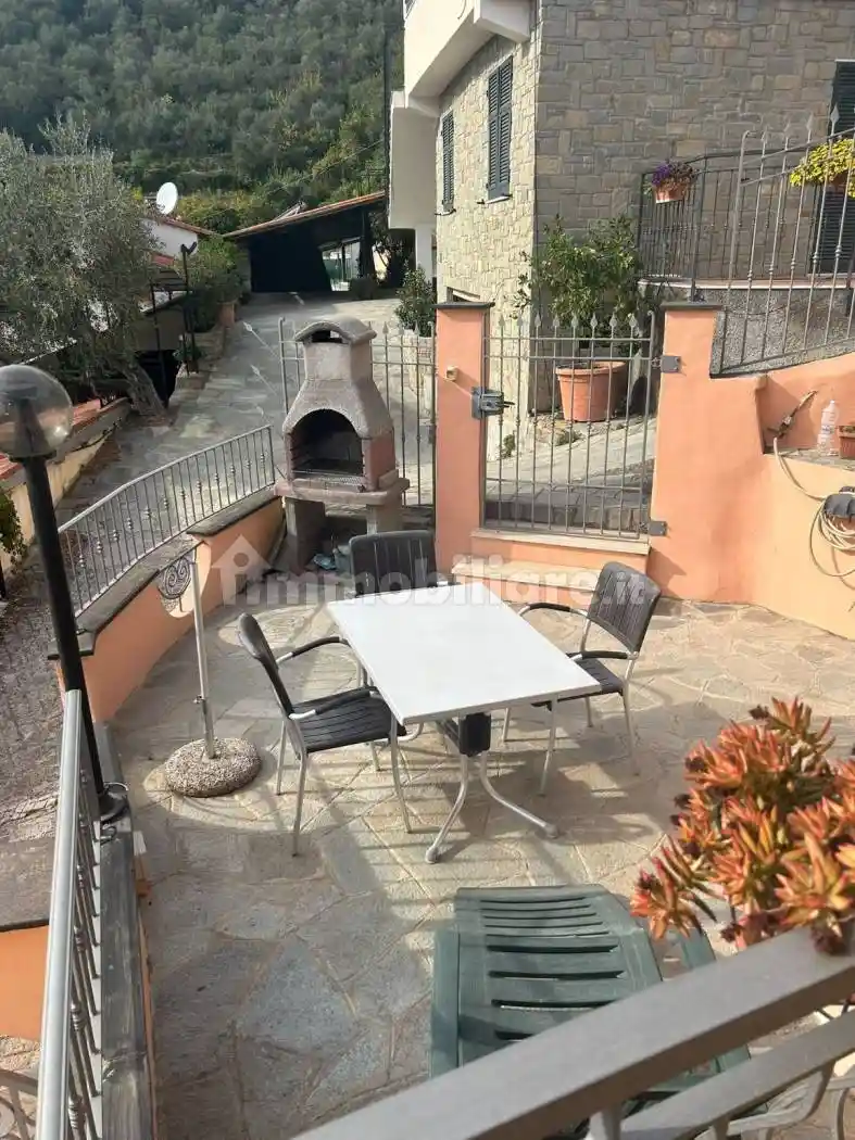 Appartamento in vendita a Pietrabruna