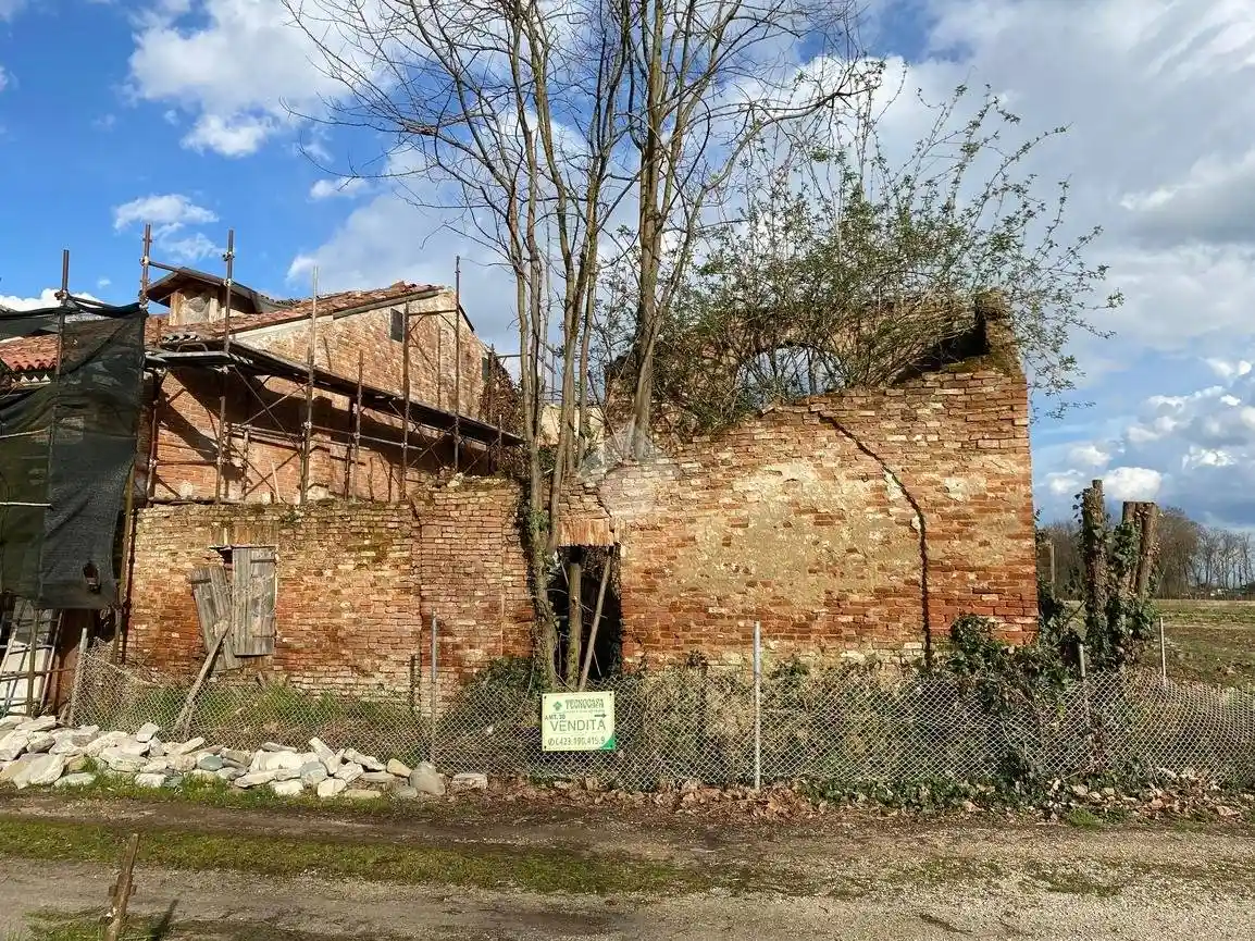 Rustico - Casale in vendita a Castelfranco Veneto
