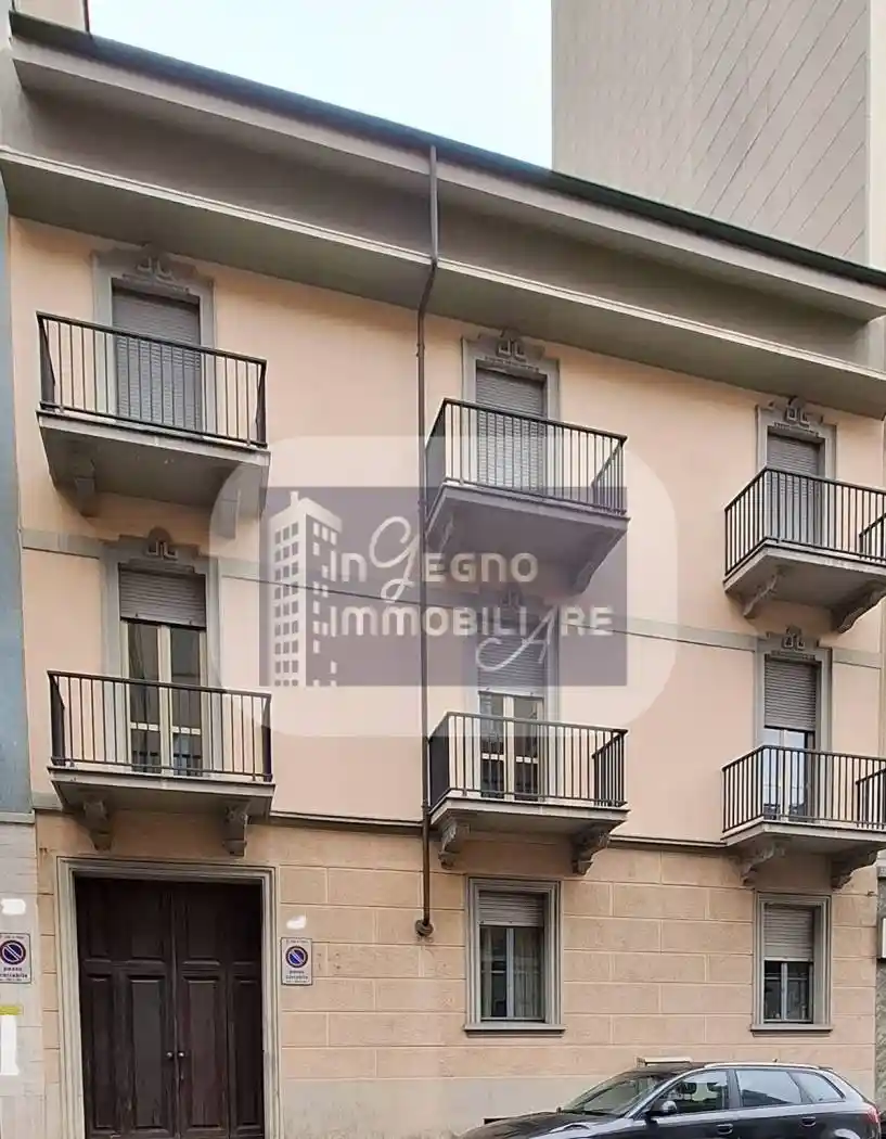 Palazzo - Edificio in vendita a Torino