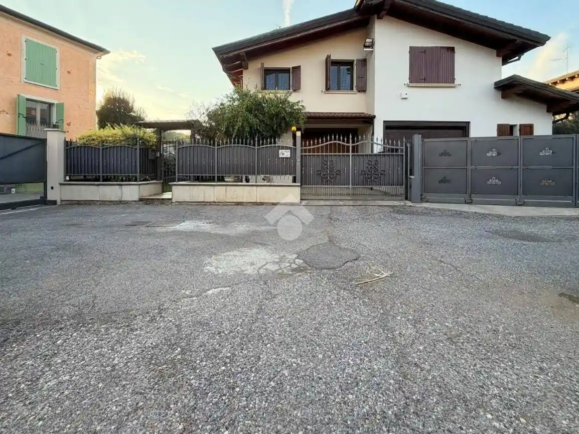 Villa in vendita a Manerbio