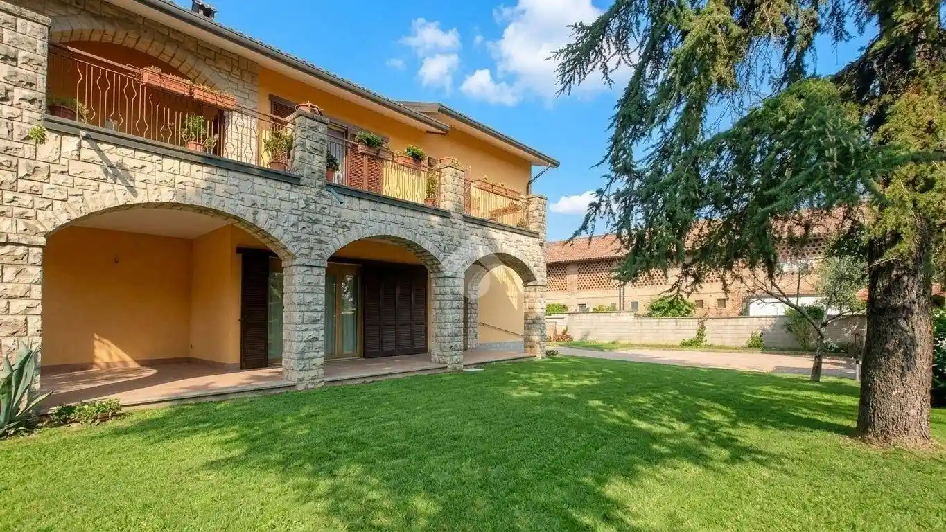 Appartamento in vendita a Cassano d'Adda
