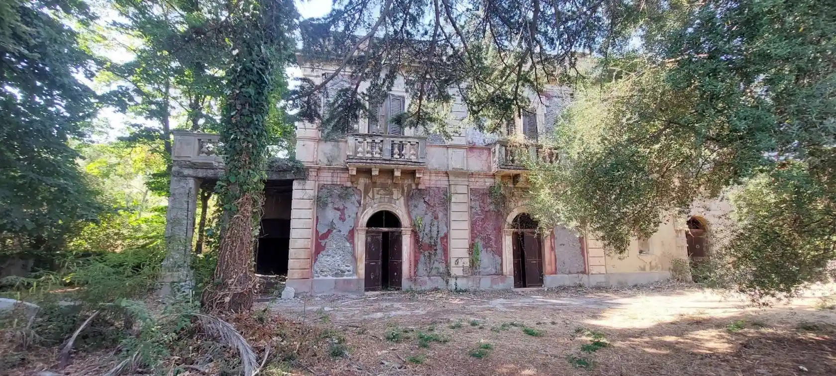 Palazzo - Edificio in vendita a Terme Vigliatore