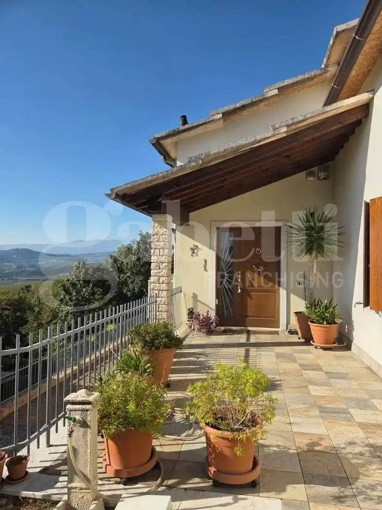 Villa in vendita a Cerro Veronese