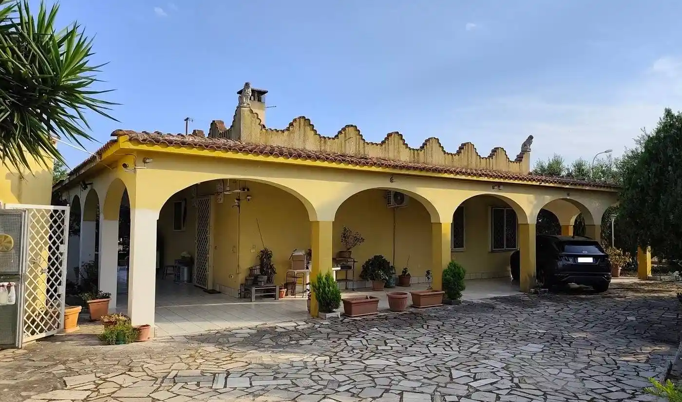 Villa in vendita a Torricella