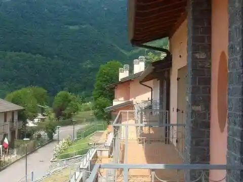 Appartamento in vendita a Corna Imagna