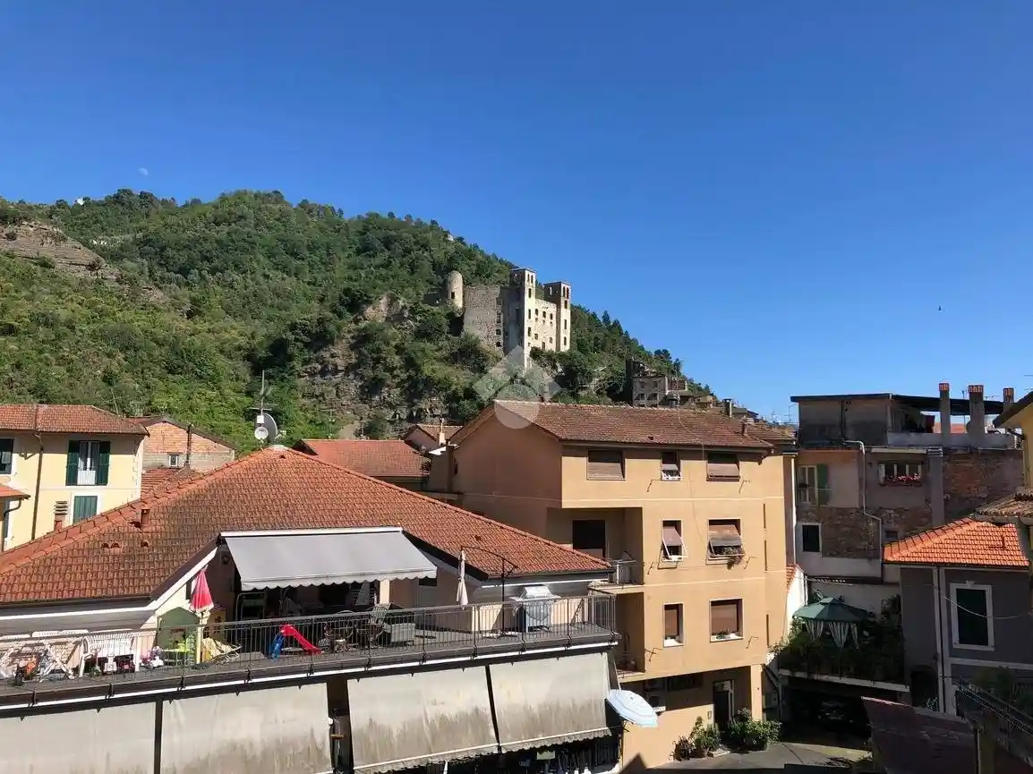 Appartamento in vendita a Dolceacqua