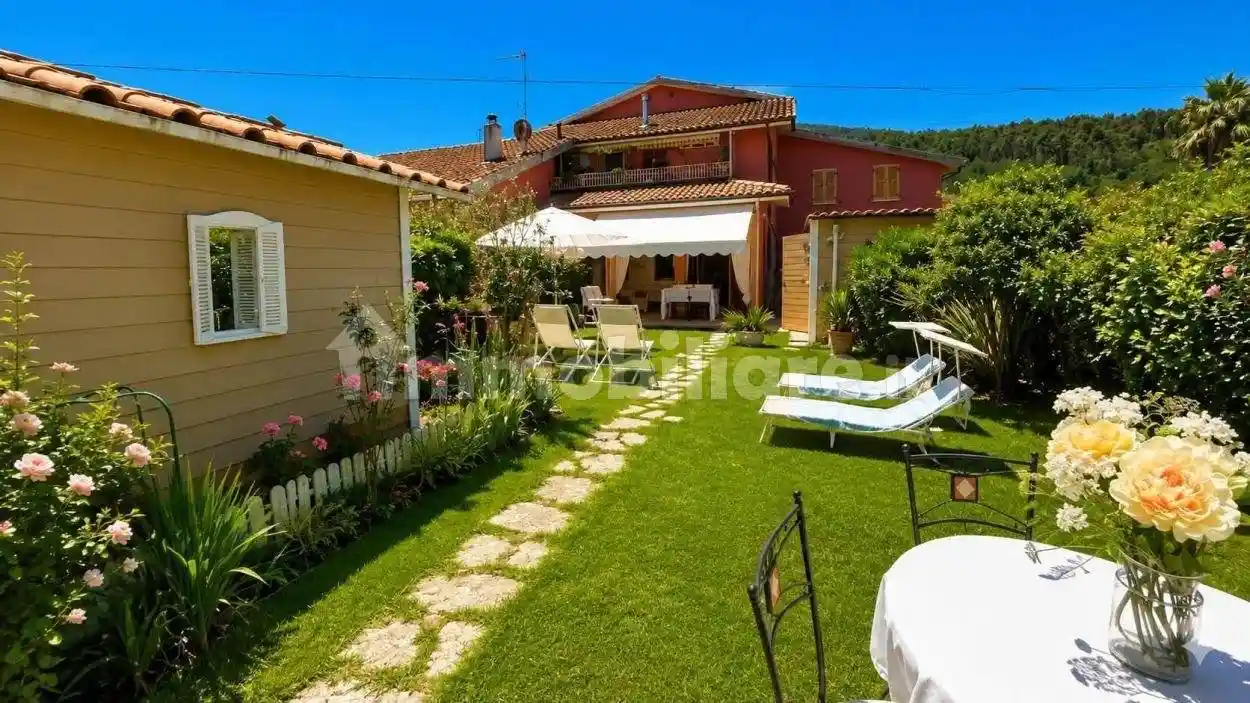 Appartamento in vendita a Ameglia