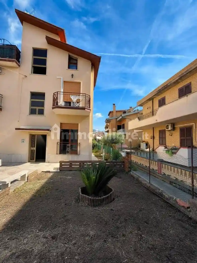 Appartamento in vendita a Guidonia Montecelio