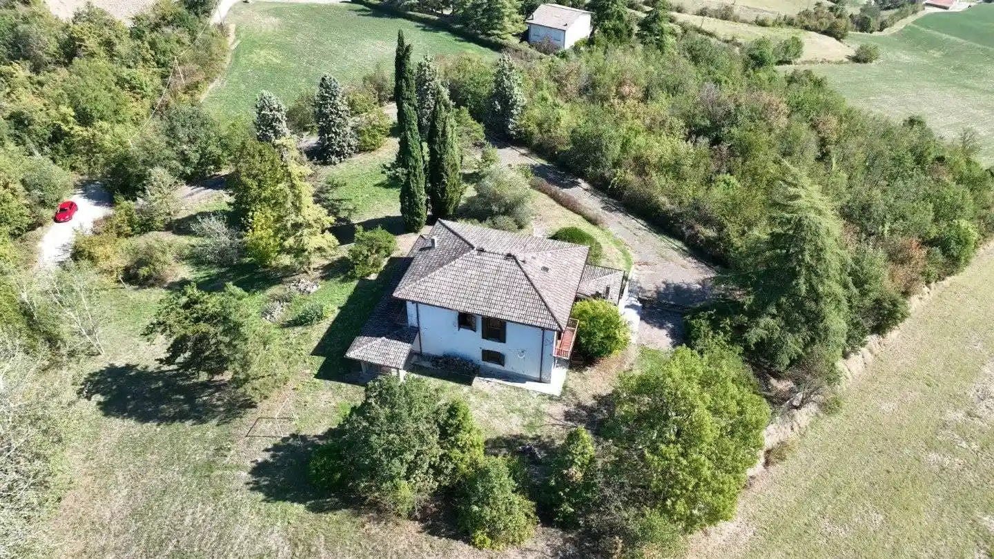 Villa in vendita a Vezzano sul Crostolo