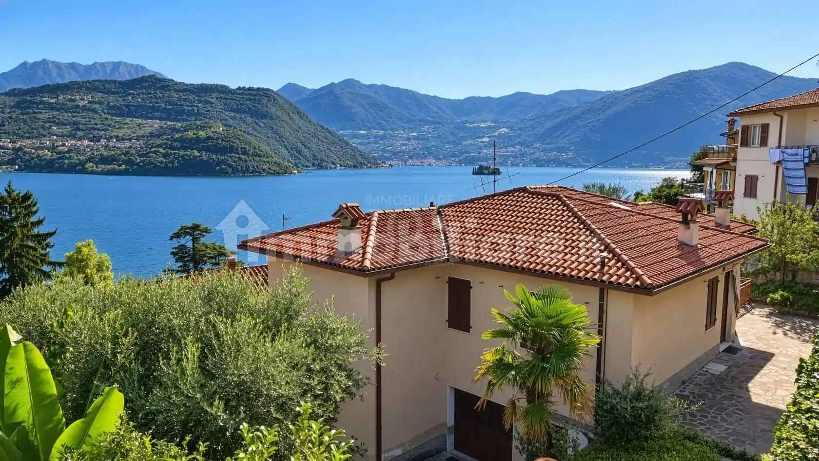 Casa indipendente in vendita a Tavernola Bergamasca