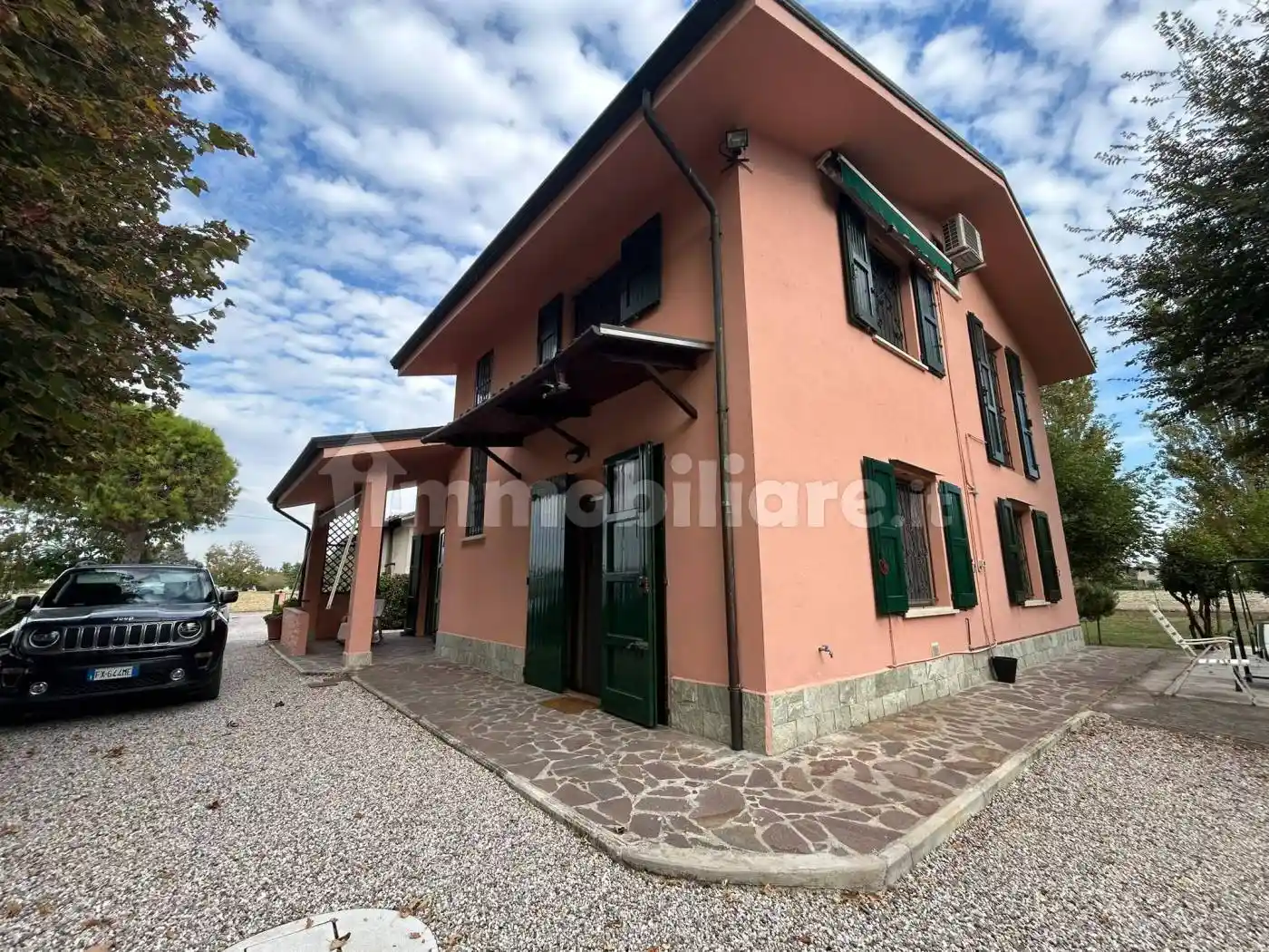 Villa in vendita a Cento