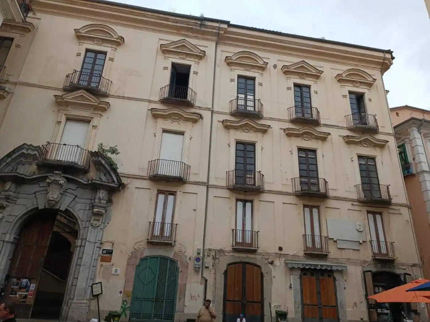 Appartamento in vendita a Salerno