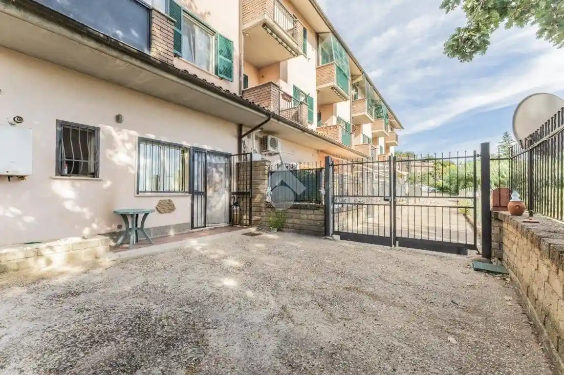 Appartamento in vendita a Canale Monterano