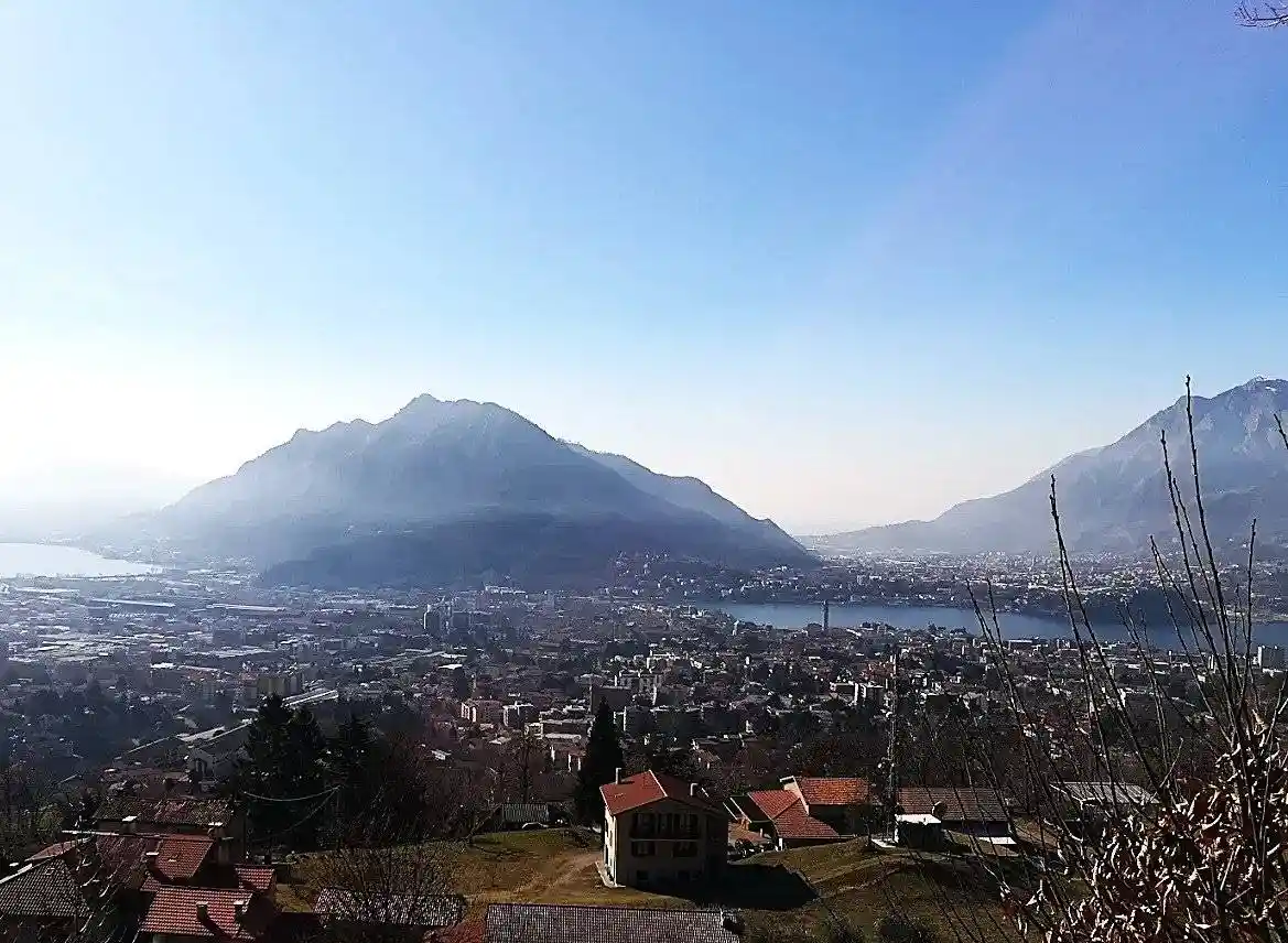 Palazzo - Edificio in vendita a Lecco