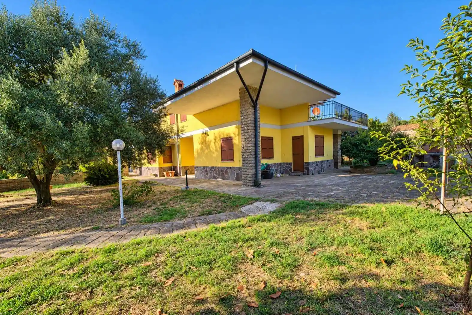 Villa in vendita a Manziana