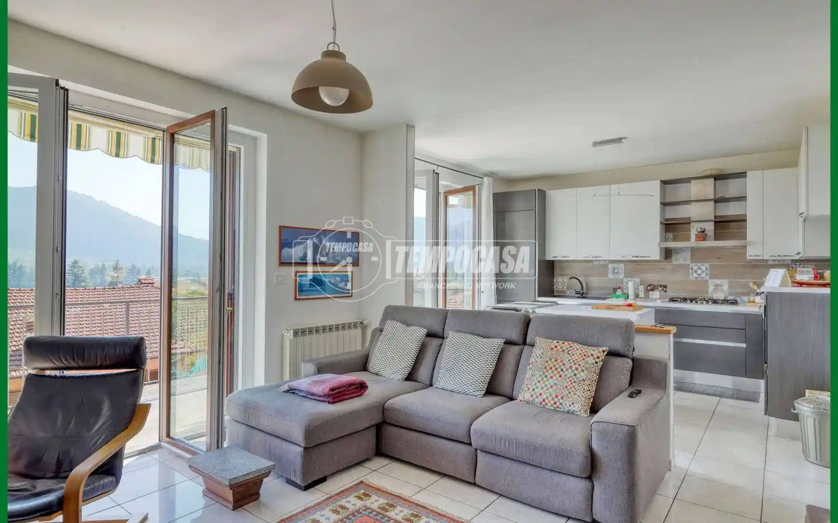 Villa in vendita a Bisuschio