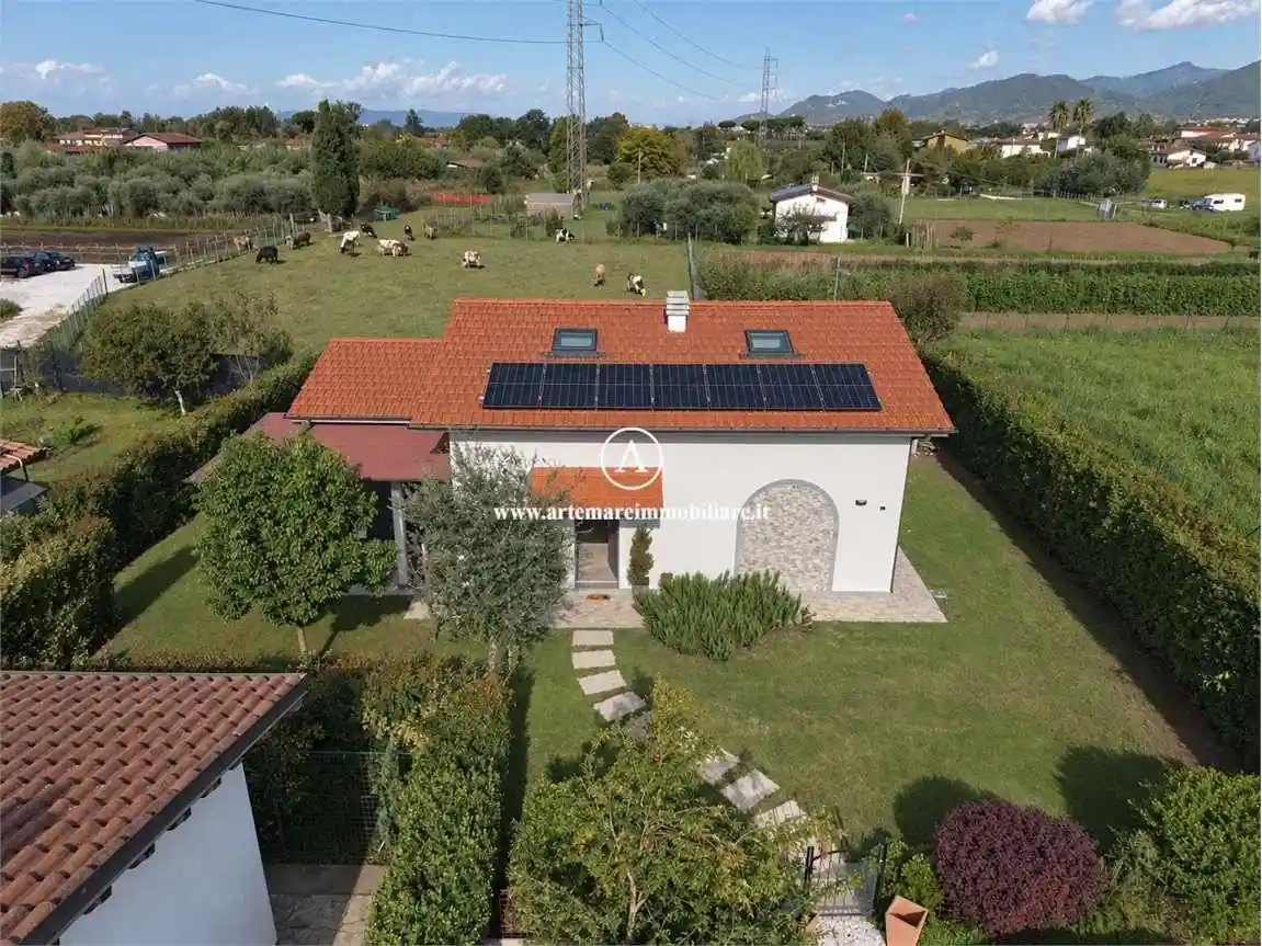Villa in vendita a Montignoso