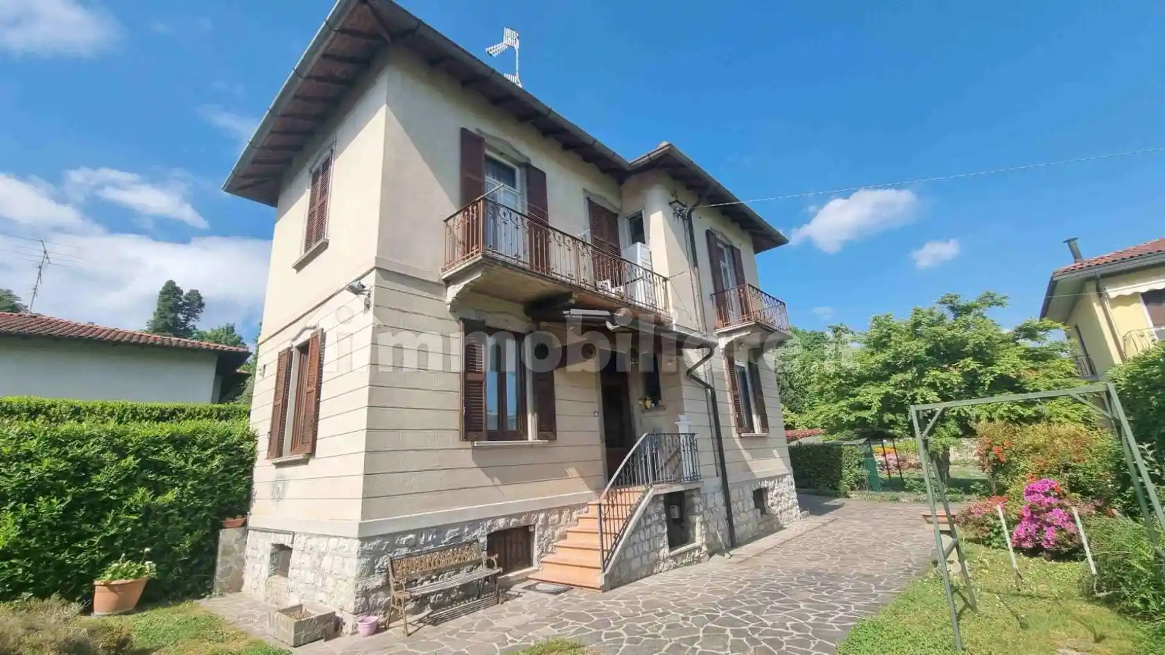 Casa indipendente in vendita a Varese