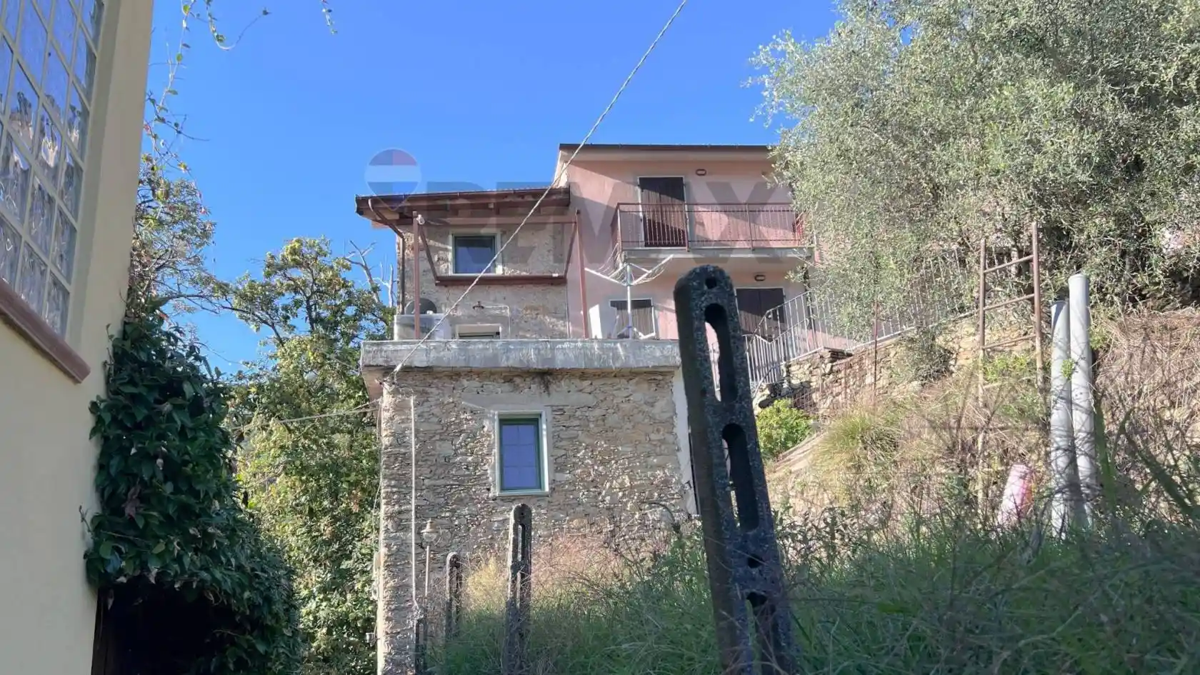 Casa indipendente in vendita a Massa