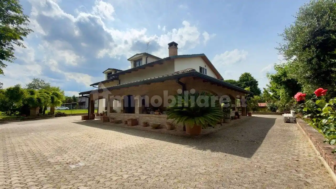 Villa in vendita a Castelvetro di Modena