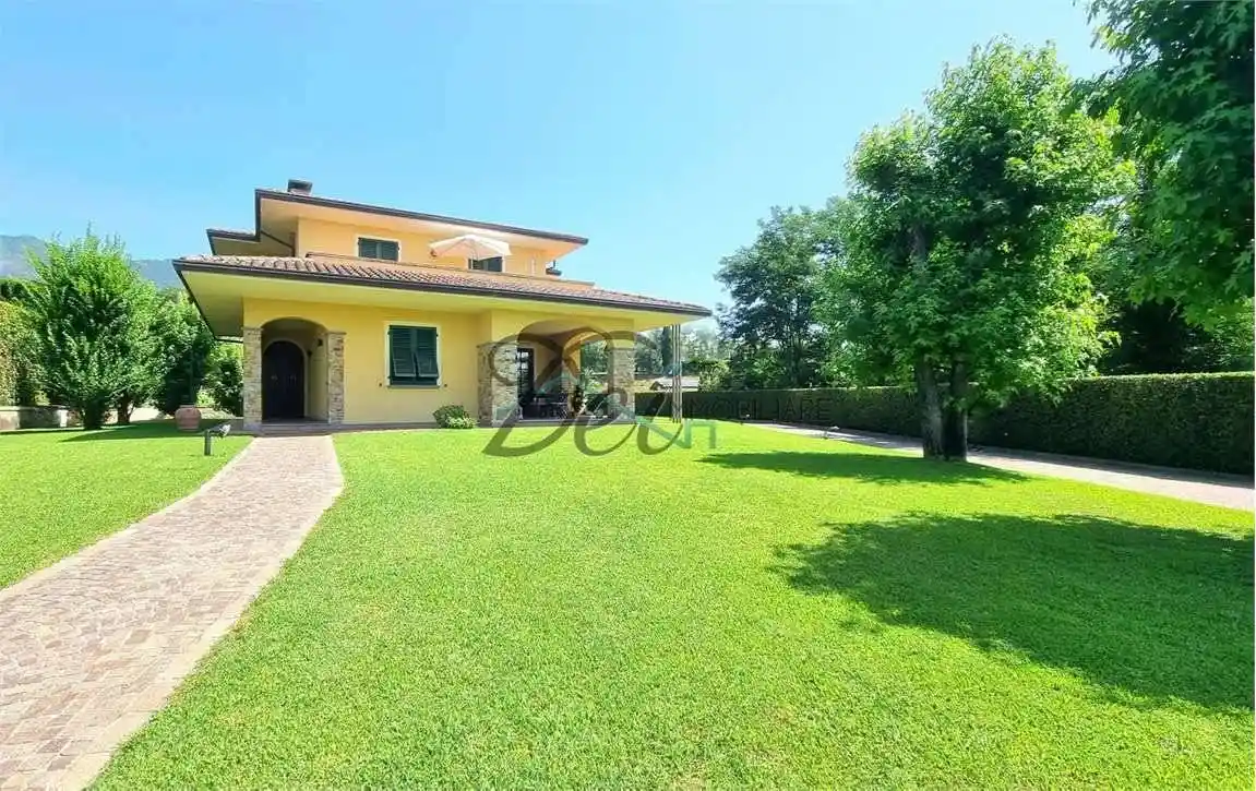 Villa in vendita a Capannori