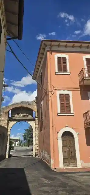 Palazzo - Edificio in vendita a Spoleto