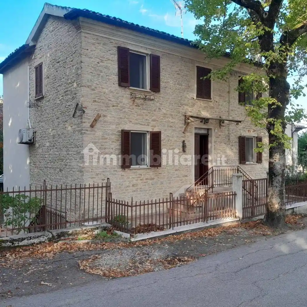 Casa indipendente in vendita a Fratte Rosa