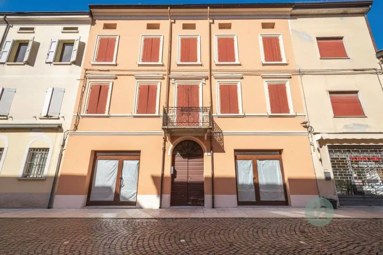 Casa indipendente in vendita a Novi di Modena