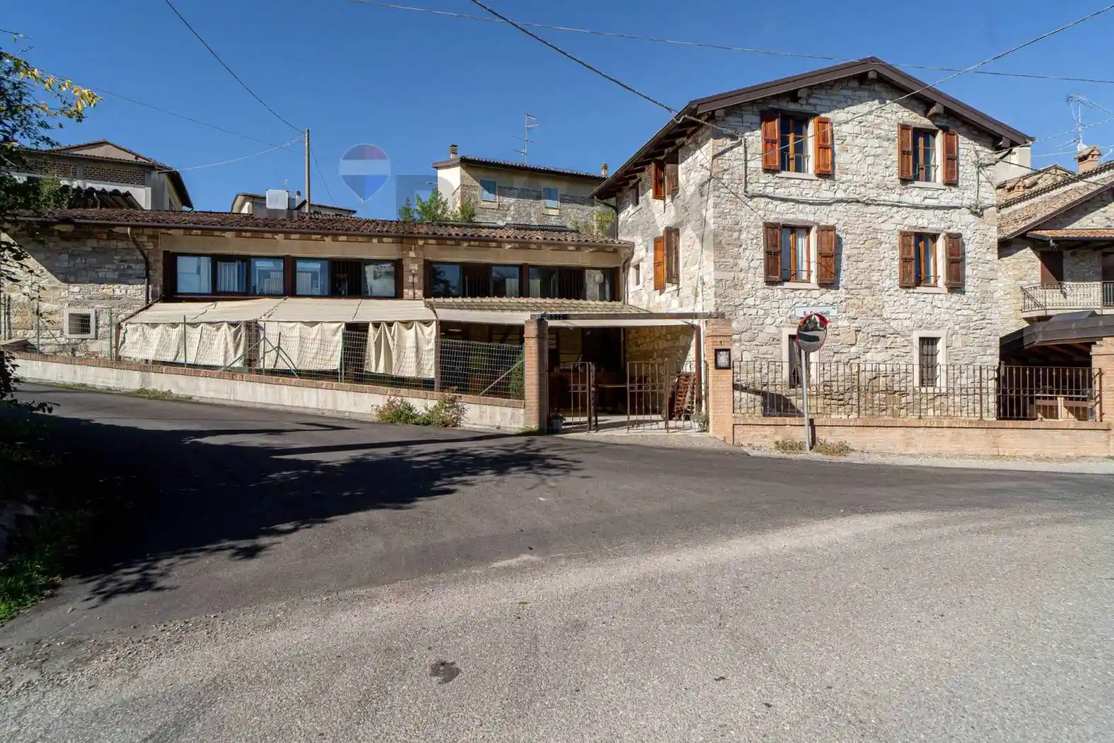 Palazzo - Edificio in vendita a Langhirano