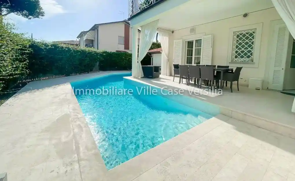 Villa in vendita a Pietrasanta