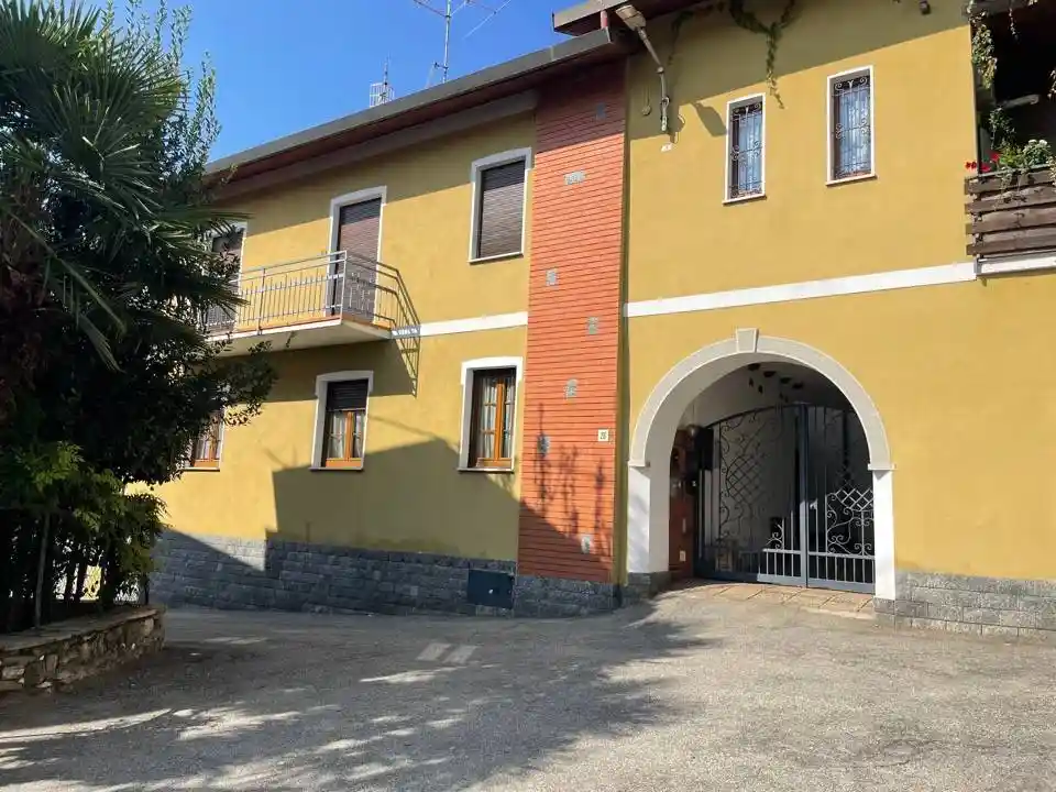 Appartamento in vendita a Gemonio
