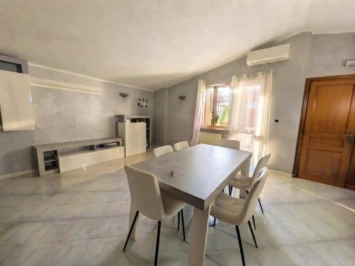 Casa indipendente in vendita a Roma