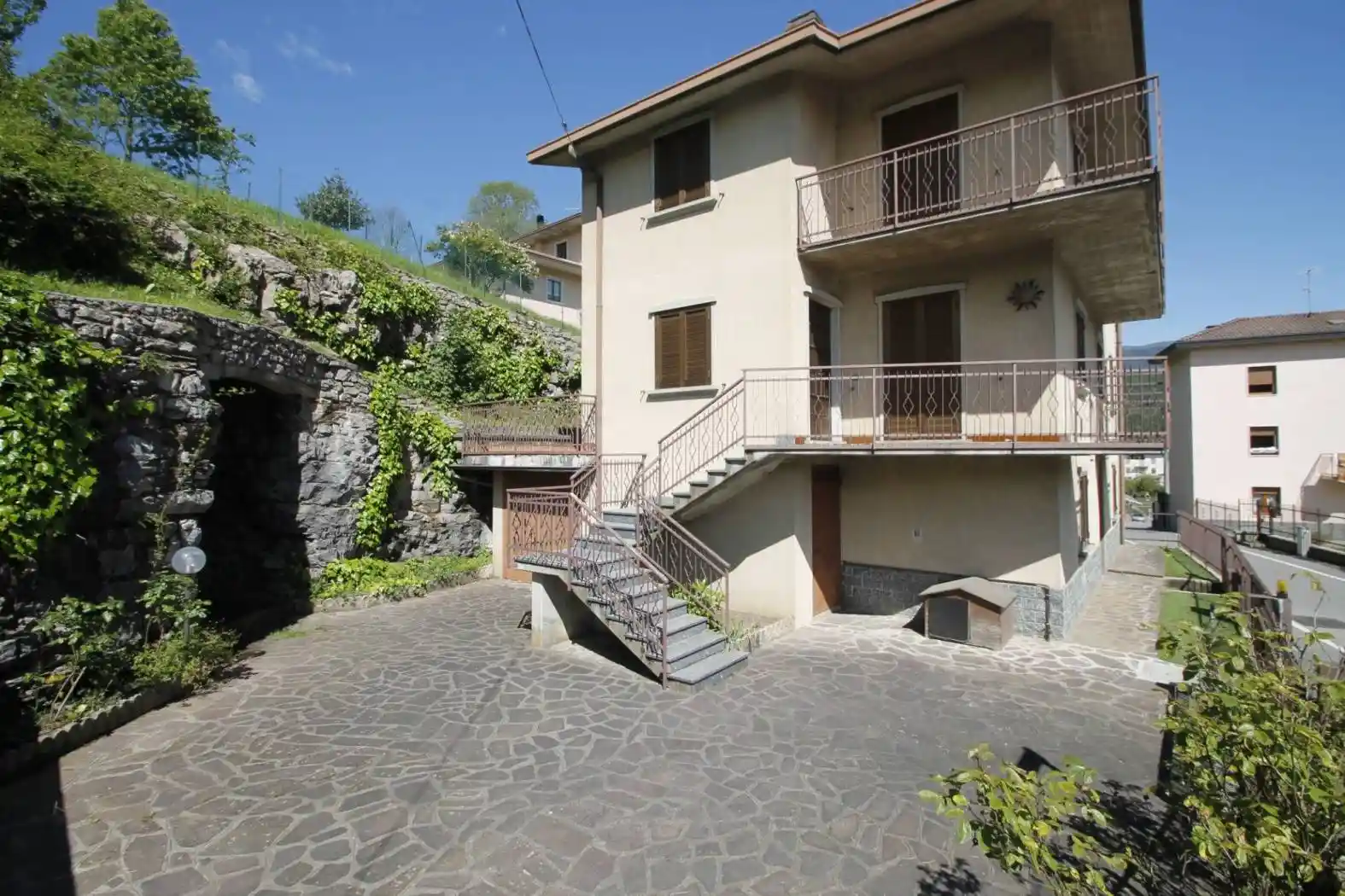 Casa indipendente in vendita a Sant'Omobono Terme