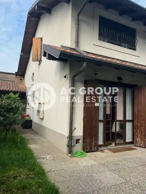 Villetta a schiera in vendita a Caronno Pertusella