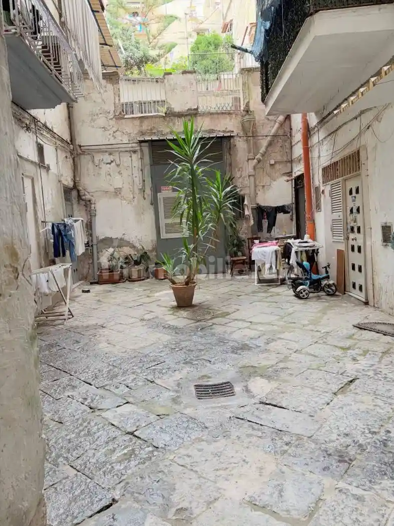 Appartamento in vendita a Napoli