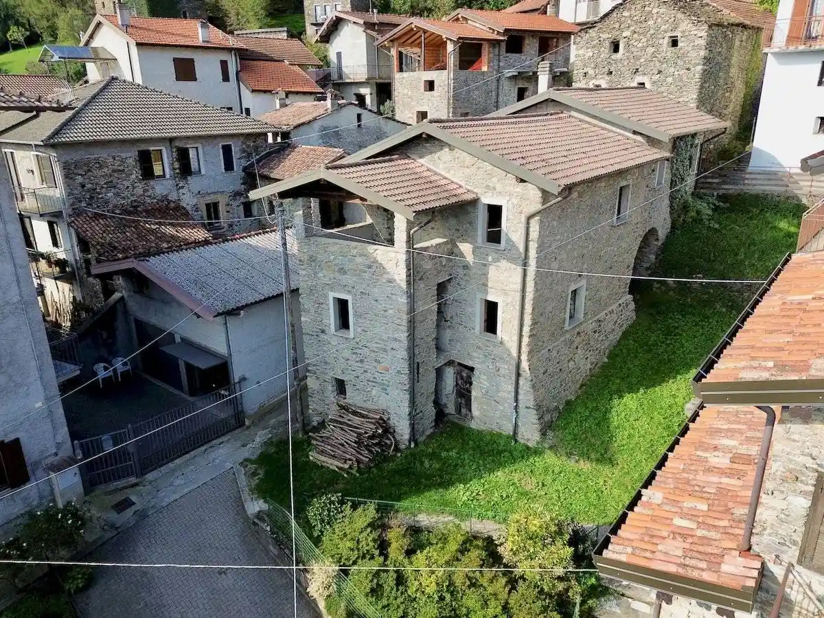 Rustico - Casale in vendita a Gravedona ed Uniti
