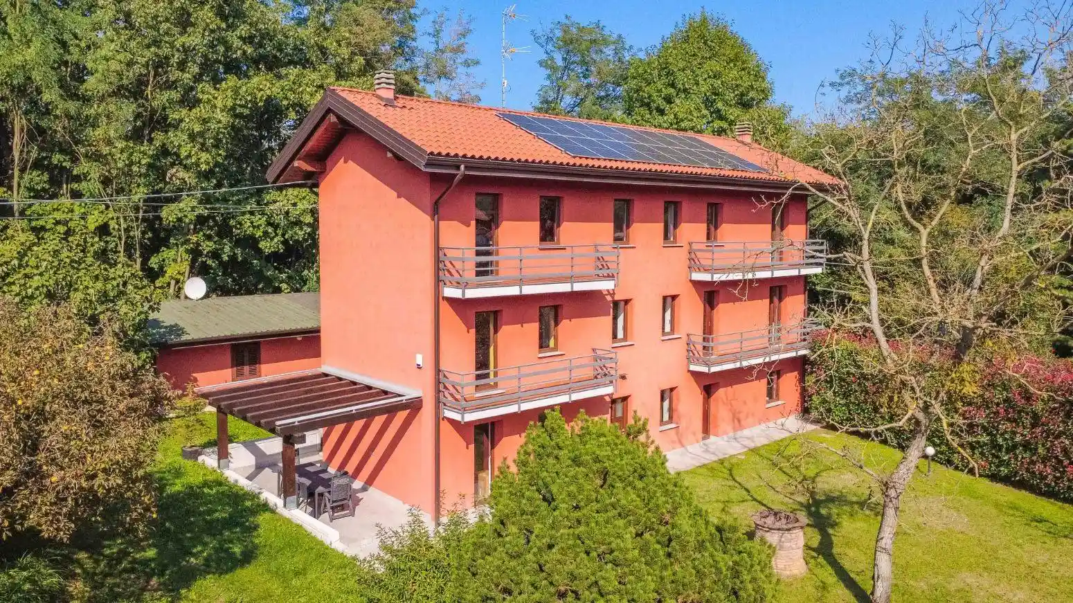 Villa in vendita a Cureggio