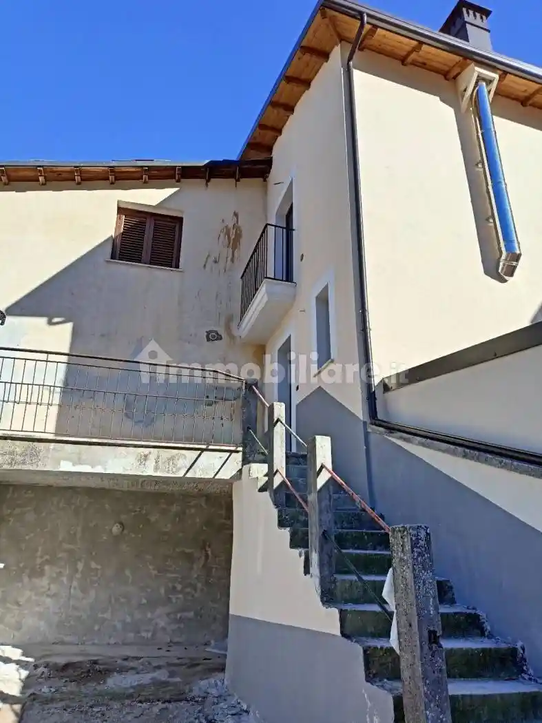 Appartamento in vendita a Tornimparte