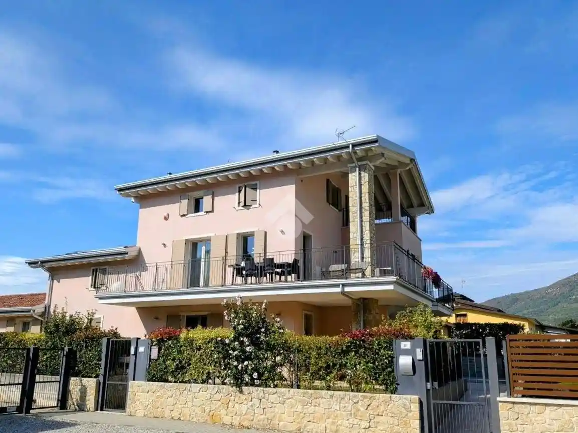 Villa in vendita a Caprino Veronese