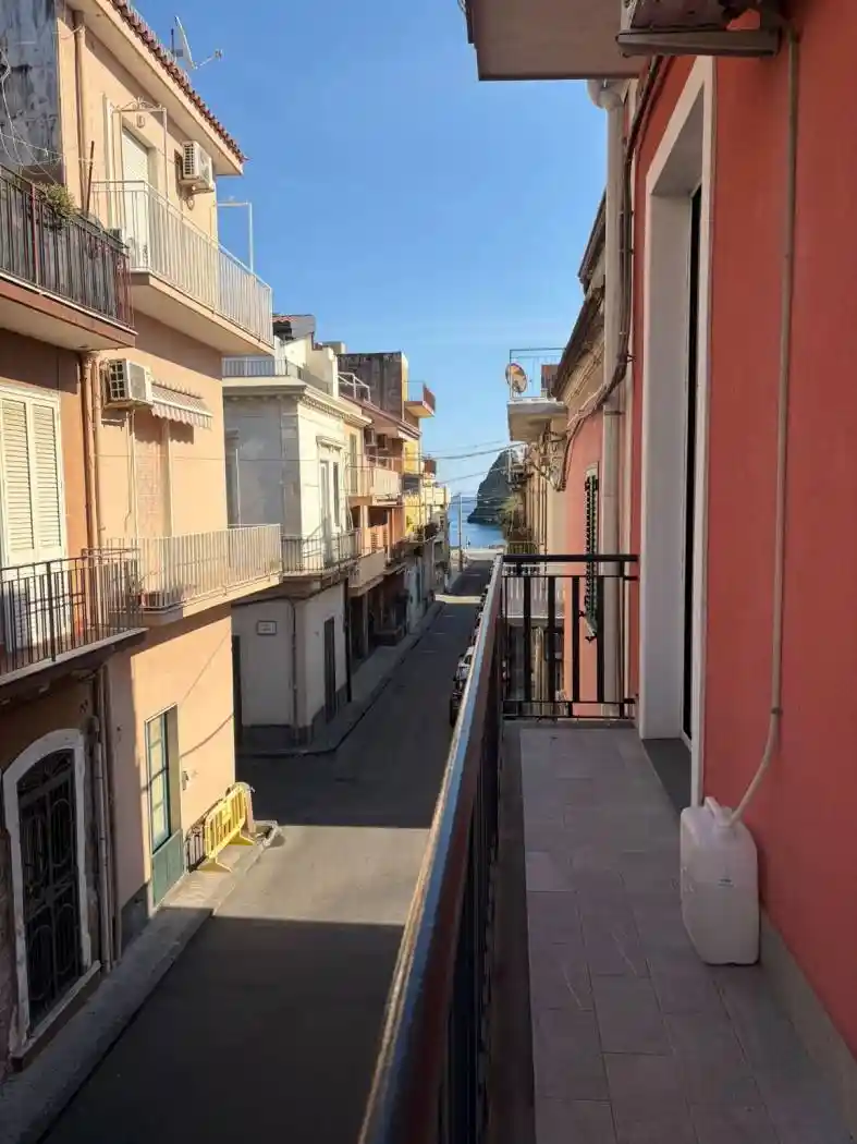 Appartamento in affitto a Aci Castello
