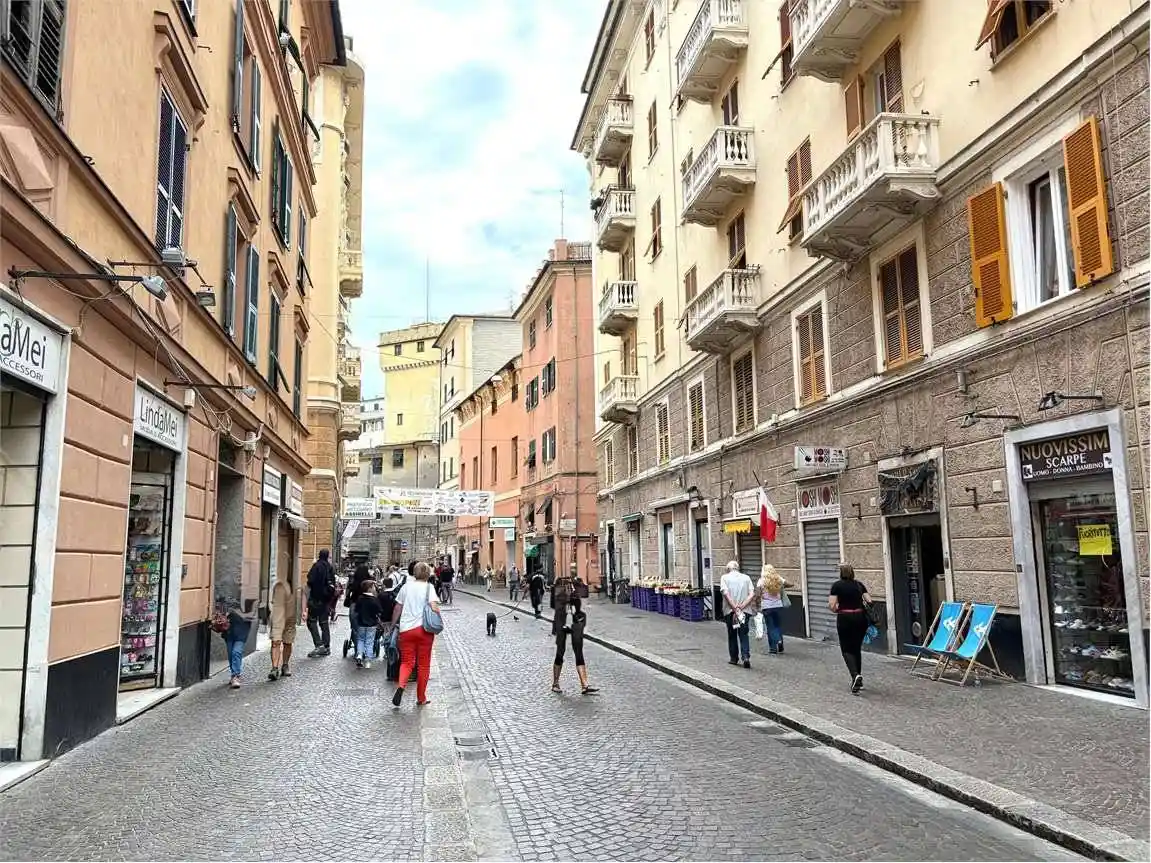 Appartamento in vendita a Genova