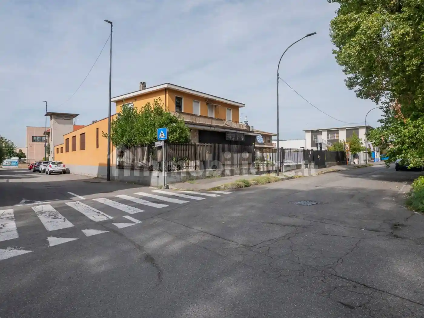 Palazzo - Edificio in vendita a Cologno Monzese