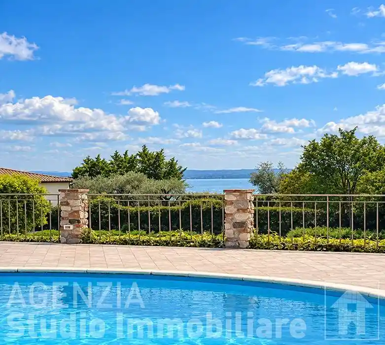 Villa in vendita a Soiano del Lago