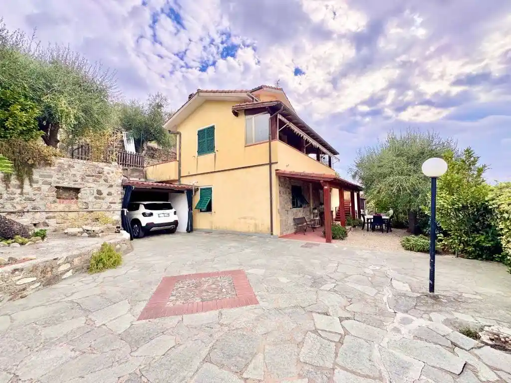 Villa in vendita a Imperia