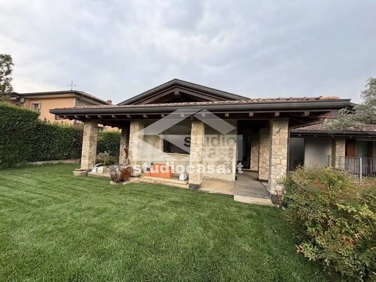 Villa in vendita a Calusco d'Adda