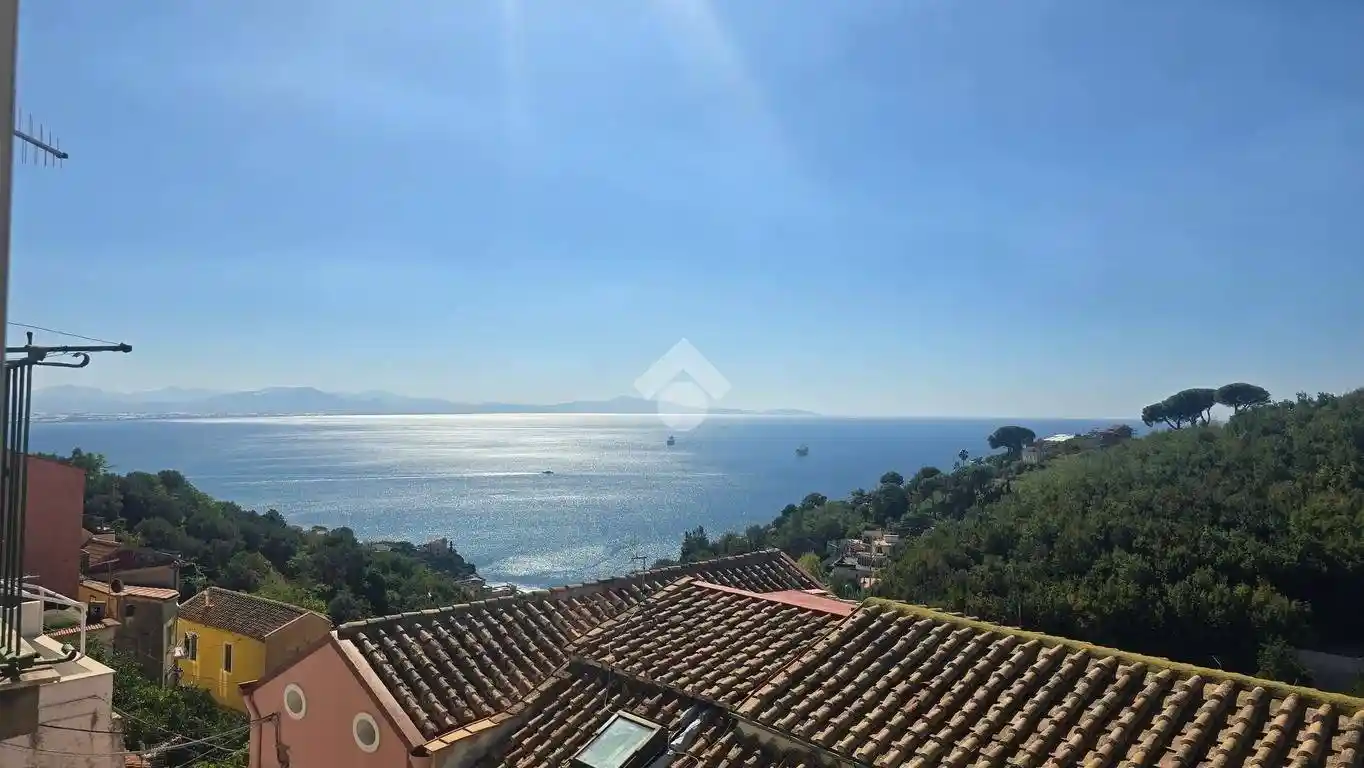 Appartamento in vendita a Vietri sul Mare