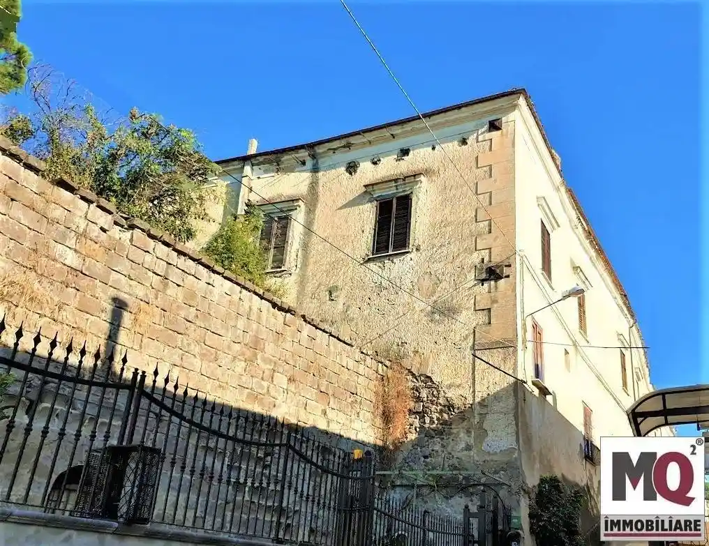 Palazzo - Edificio in vendita a Teano